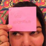 Fabiana Karla Instagram - Somos a força de um povo que não cansa de lutar Somos a voz com sotaque, somos o nosso lugar Somos o sol na cabeça Somos Maria, José Somos tradição, futuro, coragem, vontade e fé Somos quem queremos ser: criativos, misturados Somos parte de um todo, todos somos arretados E quando estamos ausentes, vivendo em outra cidade, nos tornamos nordestinos feitos de pura saudade Somos feitos de cultura Somos feitos de sabores Somos feitos de orgulho Somos feitos de amores, amores por essa terra e um orgulho da peste de ter sido feito aqui, com o sabor do Nordeste - Bráulio Bessa (@brauliobessa ) 🌵