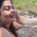 Fabiana Karla Instagram - “Se eu for abduzida não é sequestro é resgate” kkk A chapada me encantou e me abduziu !!! 👽 ✨ A cada passo, aqui o tempo para e a natureza fala dentro da alma…✨ . . . . #chapada #natureza #valedalua #goiás Alto Paraíso - Chapada Dos Veadeiros