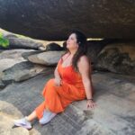Fabiana Karla Instagram - “Se eu for abduzida não é sequestro é resgate” kkk A chapada me encantou e me abduziu !!! 👽 ✨ A cada passo, aqui o tempo para e a natureza fala dentro da alma…✨ . . . . #chapada #natureza #valedalua #goiás Alto Paraíso - Chapada Dos Veadeiros