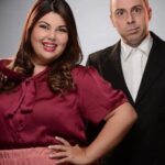 Fabiana Karla Instagram - Na magia do palco, encontrei meu lar. Hoje, celebramos o Dia nacional do Teatro, onde sonhos ganham vida e histórias se entrelaçam. Gratidão por cada ato, por cada aplauso, por cada emoção compartilhada. O teatro é minha paixão, minha jornada, minha vida. Fica aqui o meu carinho por todos os artistas e colegas de trabalho que enxergam o palco como extensão da sua alma! ❤️ E lembrando que a comédia musical “nessa mesa de bar” 🍻🎶 está chegando e você não pode ficar de fora dessa! 😱 Garanta ja o seu ingresso! 🤩 @comedianessamesadebar Feliz Dia do Teatro! 🎭✨ . . . . #DiadoTeatro #ArteNoPalco #MinhaPaixão #dianacionaldoteatro #teatro