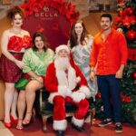 Fabiana Karla Instagram – E nosso Natal está sendo mais que especial. 🎄
Obrigada @hotelbellagramado por tanto carinho. 🥰
Estamos vivendo o real espírito de Natal aqui em Gramado nesse lindo #natalluz ✨
Feliz Natal para todos!!! 🎅
Ah! E junta a família pra se despedir do Natal assistindo #oprimeironataldomundo no @primevideobr ❤️
📸: @flaviio.fotografia_