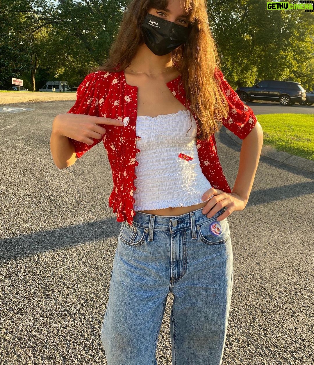 Faith Hill Instagram - First time voter over here!!!!!!!!!❤️❤️❤️❤️❤️❤️❤️❤️❤️❤️❤️❤️❤️ #proudmom