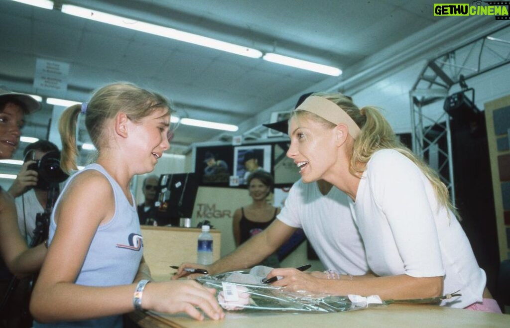 Faith Hill Instagram - Only 15 days until #CMAfest 50th!  It will always be #FanFair to me 😊. I remember when it was held at the Fairgrounds…no air conditioning, people waiting patiently in line to meet their favorite artists and rain...it always rained during Fan Fair!  Thank you to the fans for always showing up. ❤️ These are memories I’ll never forget.