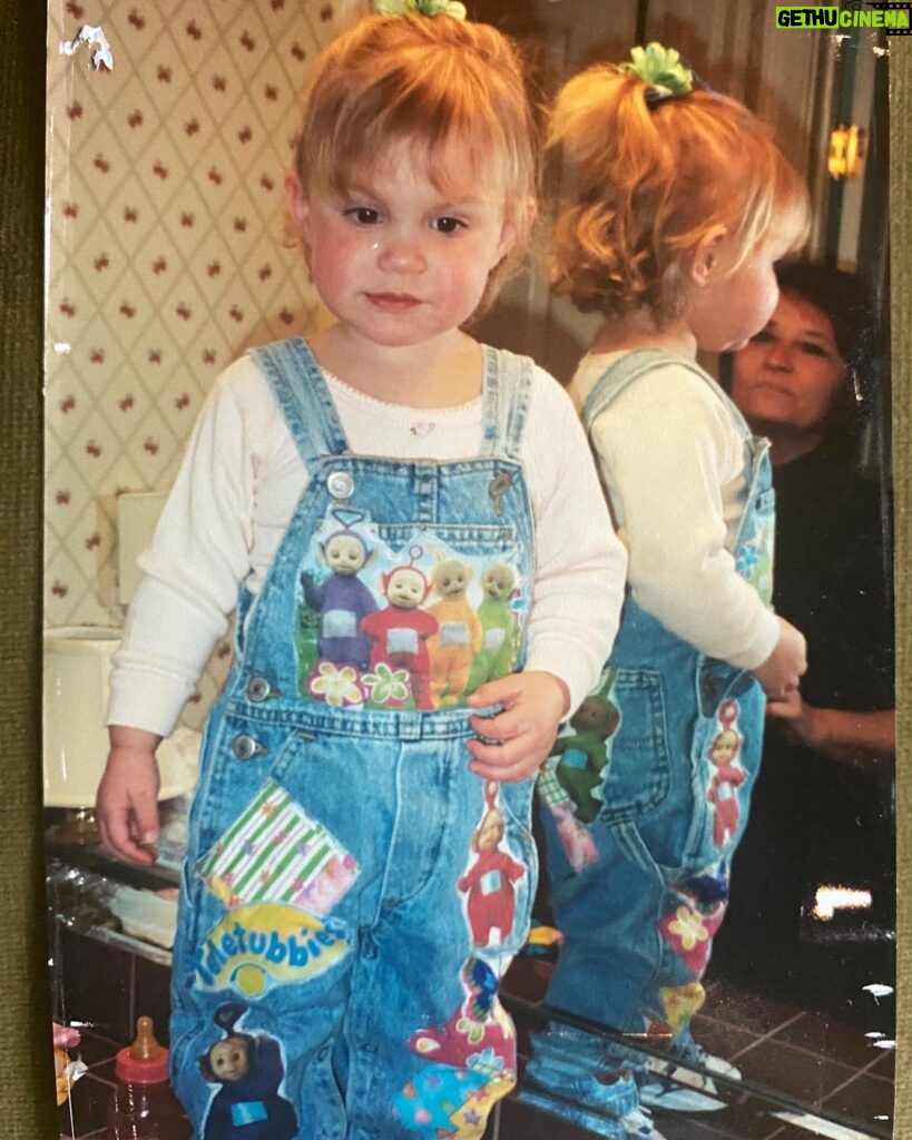 Faith Hill Instagram - When you wake up on the day your oldest daughter has just turned 23 years old and you find this photo that shows just how fast time flies. I don’t have the words.....This photo just brought me to tears. Seeing Gracie dressed in her favorite overalls (which I still have btw) standing on top of the bathroom counter with Tim’s mom, otherwise known as me-maw in the background was just too much this morning. I decided to include it with one of my favorites of Gracie. Swipe to find a young woman who is simply extraordinary in every way imaginable. Happy Birthday, Gracie I love you, mom
