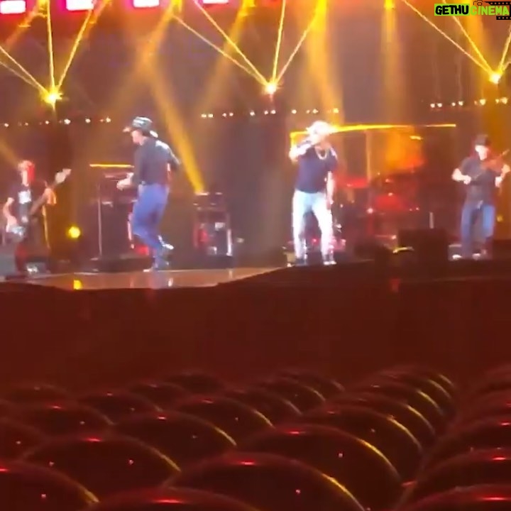 Faith Hill Instagram - I can’t get this jam out of my head! #waydown @thetimmcgraw @shycarterofficial