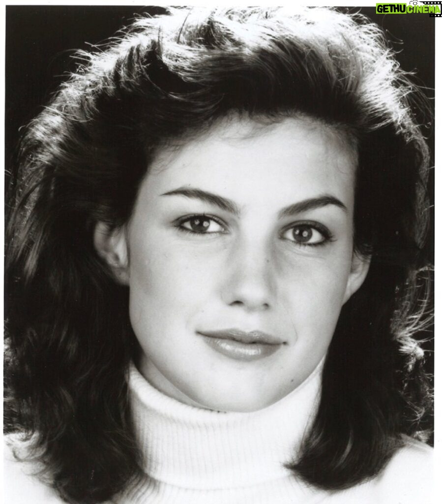 Faith Hill Instagram - 20 years old. Dyed my hair dark brown to audition for the role of Eponine in the traveling company production of “Les Miserables.” #didntgetthepart #itallworkedout #TBT