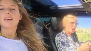 Faith Hill Instagram - This crazy girl is 21 years old today. 
Let’s get the party started!!!!!
Taking it back three years ago....road trippin’ with the birthday girl💃🏼💃🏼💃🏼
We love you,  Maggie Mcgraw
