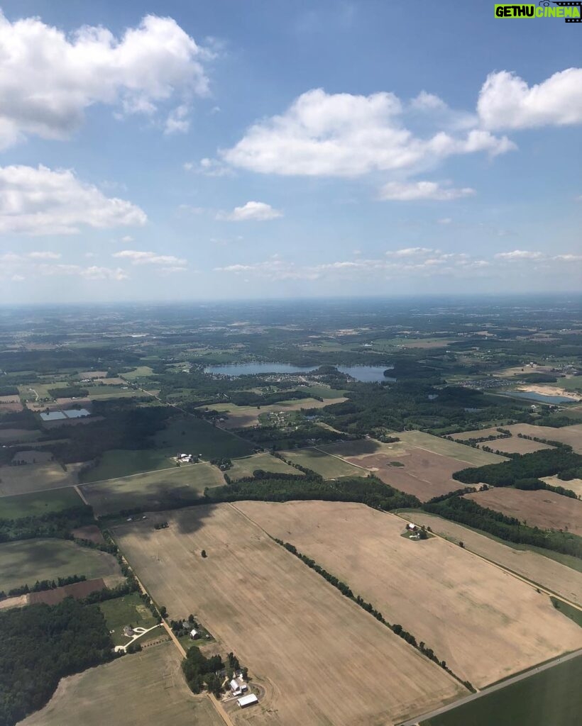 Faith Hill Instagram - Just landed in Grand Rapids. Thought I would share a photo I took of your beautiful farm land.