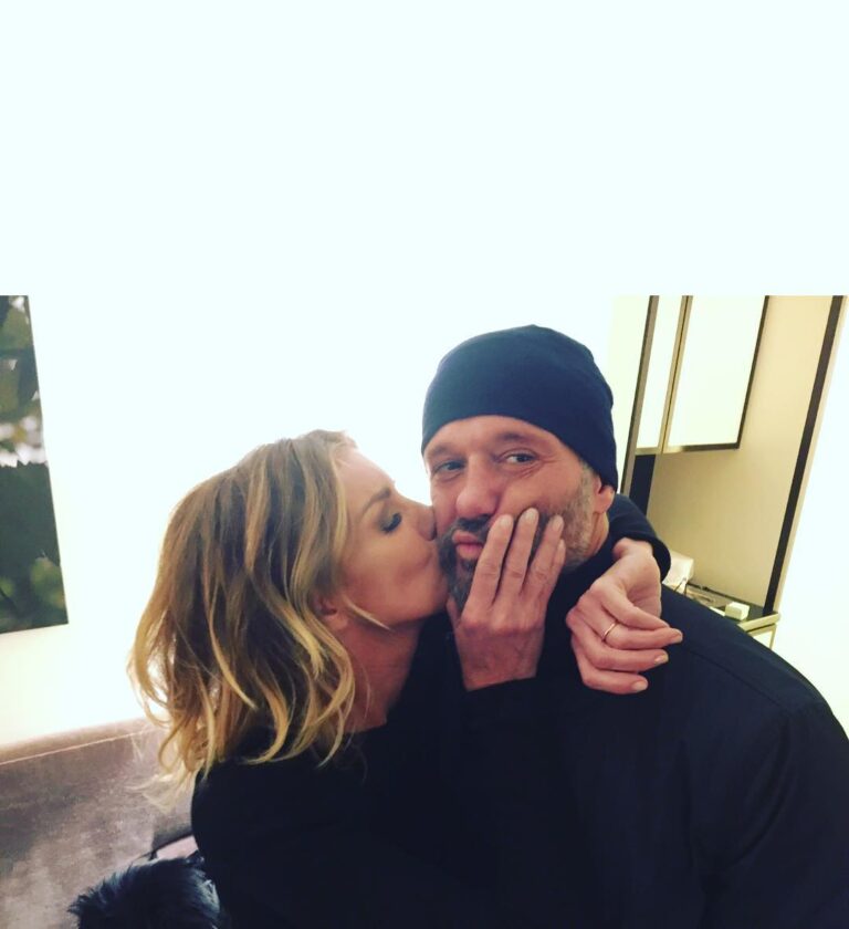 Faith Hill Instagram - Happy Birthday to my one and only❤️❤️❤️. You give good smooch face😘💃🏼. I love you!