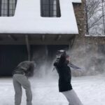 Faith Hill Instagram - Snowball fight... It’s on!!!!!!!