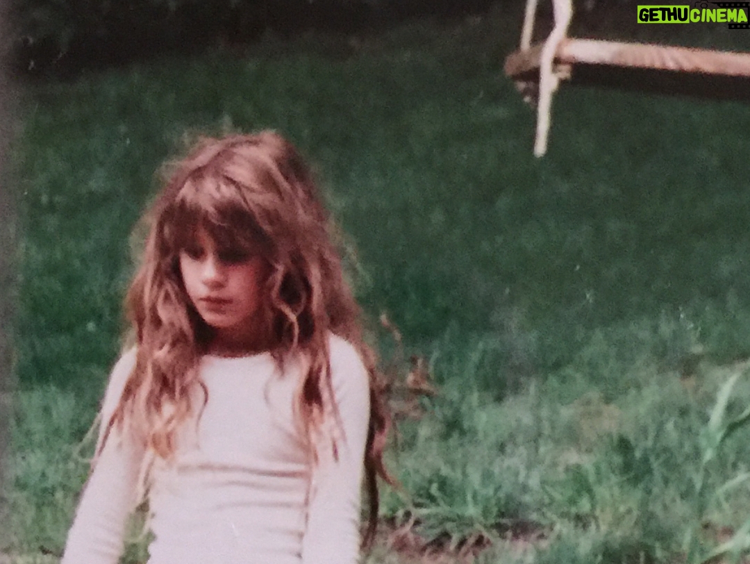 Faith Hill - 37K Likes - This angel of ours is 16 years old today. Again, it is hard to fathom how quickly the years pass. It is an absolute joy to be the mother of this child!!!! The most forgiving, honest, joyful human being. And those hugs. ❤️❤️❤️❤️❤️ Happy Birthday, Audrey!!!!!!!!!
I love you, mom