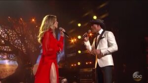 Faith Hill Instagram - #TheRestOfOurLife from the 2017 #CMAawards. 💃🏼