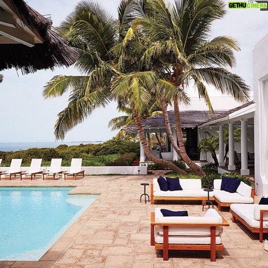 Faith Hill Instagram - Loved having our friends at @archdigest come into our home. Head to archdigest.com to see more!