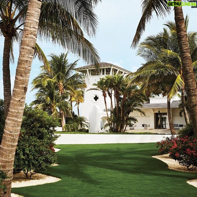 Faith Hill Instagram - Loved having our friends at @archdigest come into our home. Head to archdigest.com to see more!
