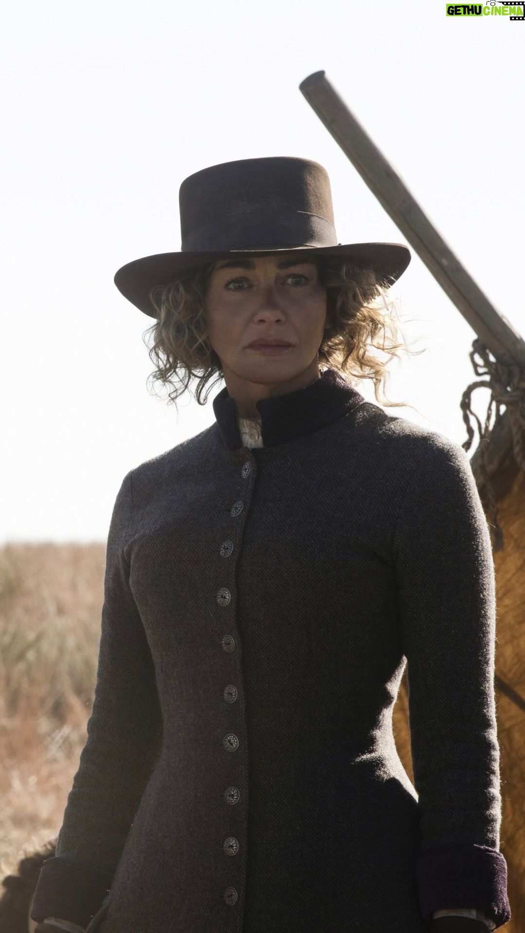 Faith Hill Instagram - “I haven’t factored what I want into this once…There is a map in your father’s mind, and no one can stop him from following it. He said to trust him. I’m trusting him.” Margaret to Elsa. @1883official Episode 8 streaming now on @paramountplus.