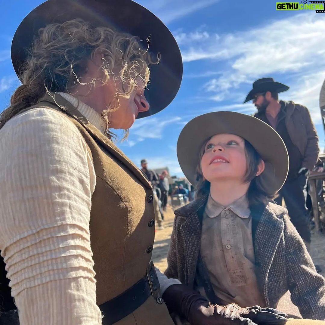 Faith Hill - 38.2K Likes - ❤️❤️❤️
#Repost @audie.rick.official
Love this mama so much, miss ya big @faithhill 😘❤
New episode of @1883official out this Sunday on @paramountplus 🤘🤠
📸: @greg_moon_mufilmartist