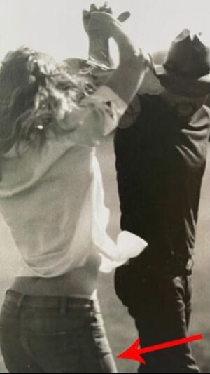 Faith Hill Instagram - I love you ❤️ (Forgive the camera work and forgetting the song…thank goodness I wasn’t on stage when I forgot it!) @thetimmcgraw
