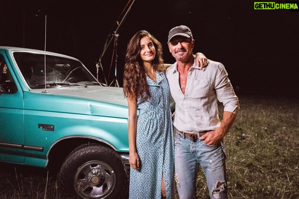 Faith Hill Instagram - So proud of these two. Our baby girl Audrey has grown up 💗💗💗💗💗 Don’t miss the premiere of Tim’s new music video with Audrey. It is so good 🙌🏼🙌🏼🙌🏼🙌🏼 #7500OBO!!! Check out the premiere on @youtube this Friday at 5pm CT.