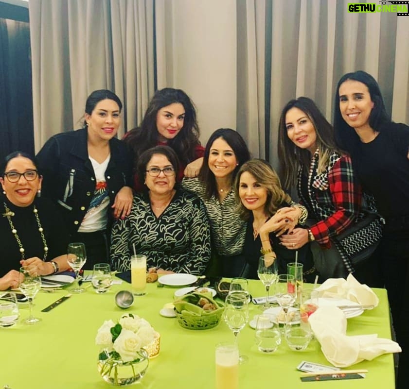 Fatima Khair Instagram - #energiepositive #womenartists #morocco #peace bon début de semaine ❤@khadijaassadofficiel @hayatjabrane @samia_akariou @fatimazahralaaroussi @hikmateofficial @hamaka_officiel @najatrajouiofficial