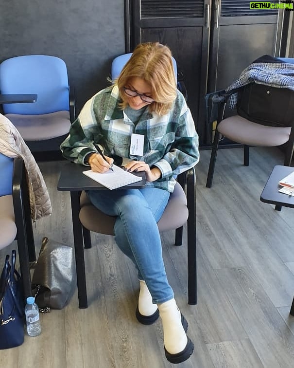 Fatima Khair Instagram - Back to school très contente de cette formation en PNL pour contribuer au bien-être individuel par le développement personnel le tout encadré par le coach et l'enseignant mr mahdi mouatassime @emwaycoaching