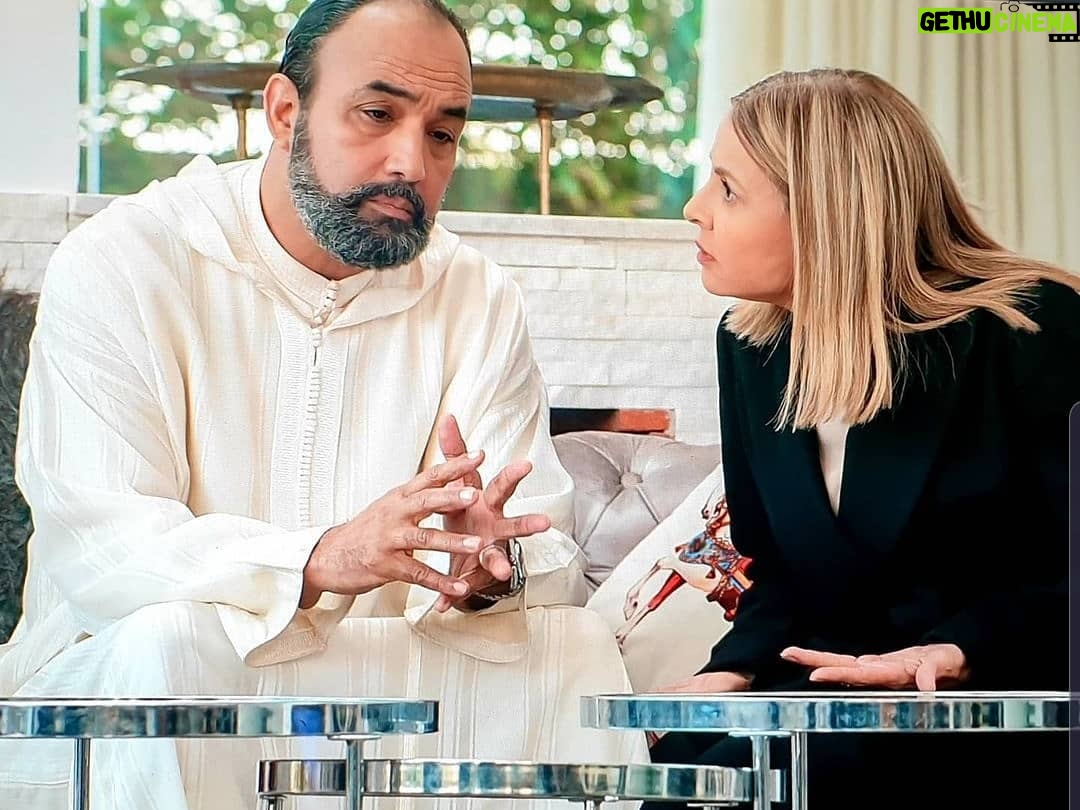 Fatima Khair Instagram - كاميرا هشام الجباري ترصد لك الاحساس الصادق وإدارته للممثل تجعلك دائما في بحث متواصل عن عمق الشخصية لتجسدها بكل إحترافية وتكتمل المتعة بوجود الكيمياء بين الممثلين كما في هذا المشهد مع الرائع و المتجدد دائما رشيد الوالي @hichameljebbari @rachideloualiofficiel