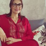 Fatima Khair Instagram - كنتمنى التوفيق لكل المترشحين والمترشحات لاجتياز إمتحانات البكالوريا لهذه السنة في كل أنحاء المغرب بلا شك الظروف ديال التحضير كانت شوية صعيبة بسبب وباء كورونا ولكن إن شاء الله يكون النجاح من نصيبكم وتحية كبيرة للآباء والأمهات اللي سهروا على راحة أولادهم في هاد الفترة الله يفرحكم بهم وحظ موفق للجميع يارب 👍❤