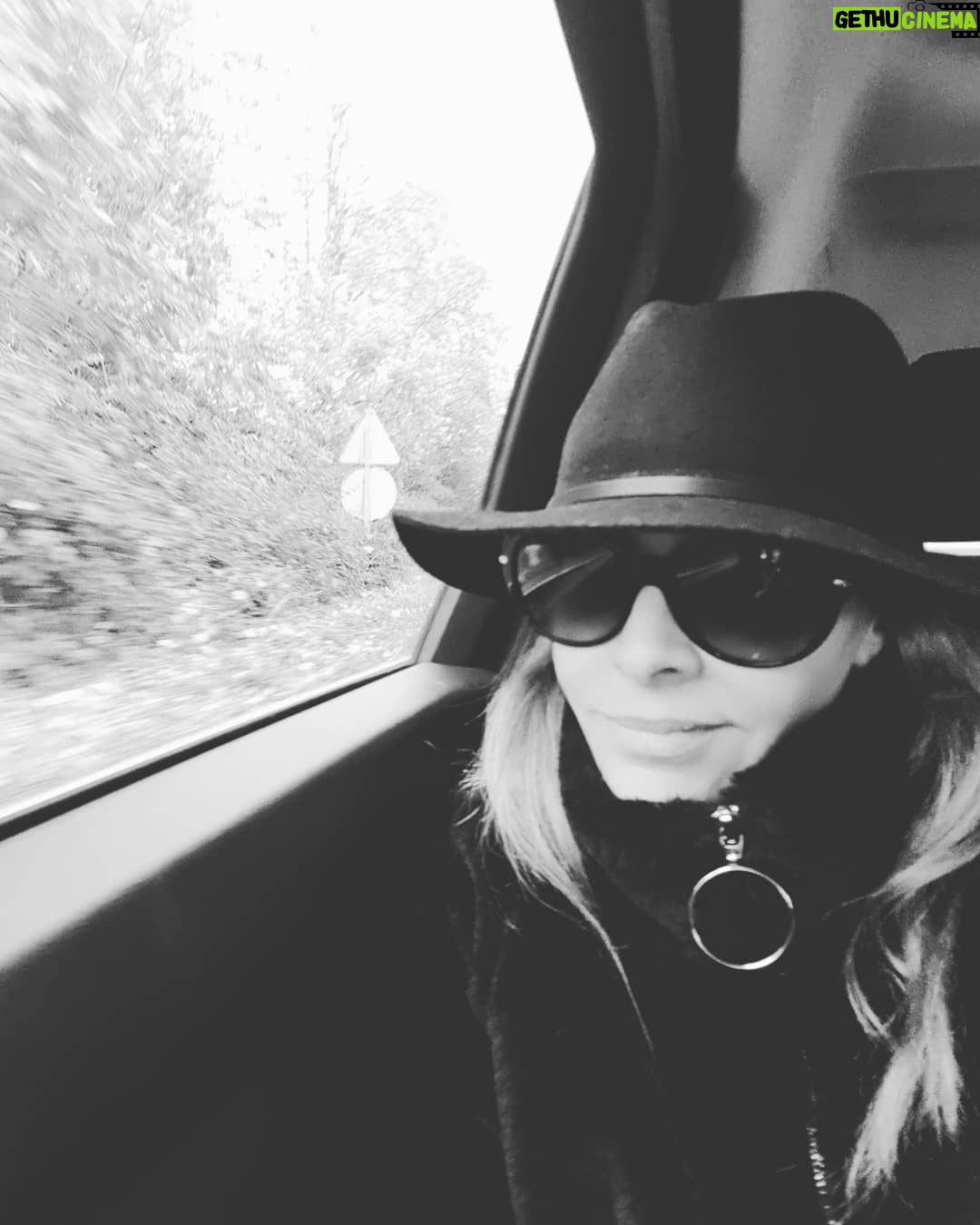Fatima Khair Instagram - Hello december 🌧