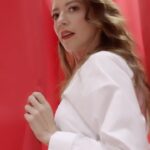 Fernanda Castillo Instagram – Mi rojo favorito 💋
El nuevo Rouge Dior 
@diorbeauty @dior 

Video: @santiagoarriagaa @mariana_arriaga
Foto: @manuelzuniga 
MUA: @anagdev 
Hair: @alejandroiniguezhair 

@laloremis @esejuanfuentes @anapaudoria