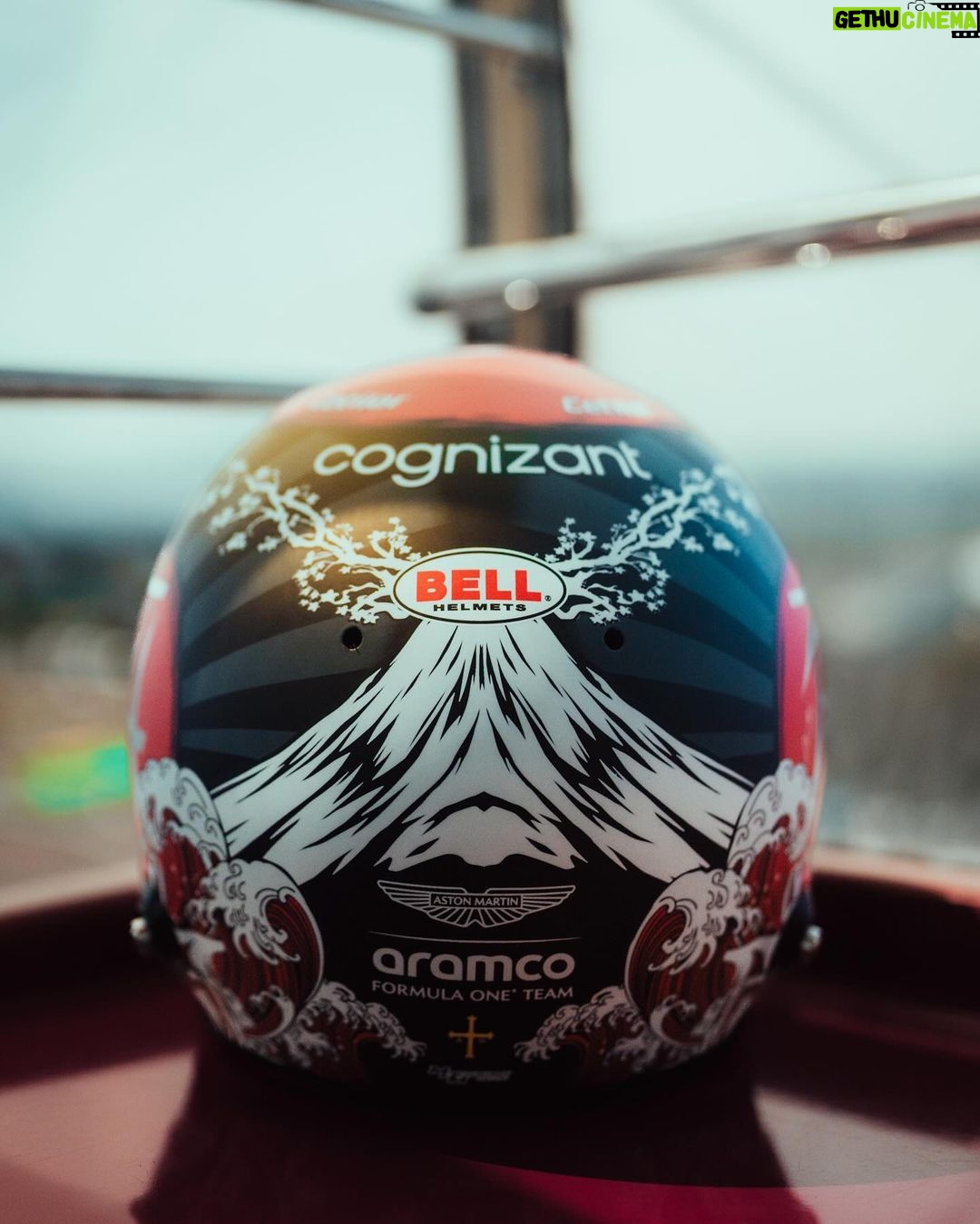 Fernando Alonso Instagram - Special lid for a special race. #JapaneseGP 🇯🇵 Suzuka International Circuit