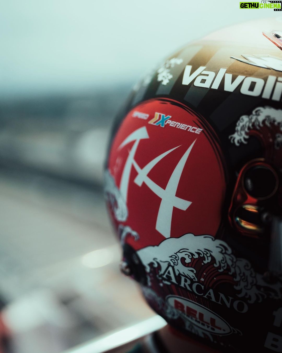 Fernando Alonso Instagram - Special lid for a special race. #JapaneseGP 🇯🇵 Suzuka International Circuit