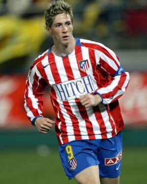 Fernando Torres Instagram - Feliz cumpleaños ‘Niño’ ❤️🤍

Por muchos más años llevando al Atleti por bandera 🥳 ¡Te queremos, Fernando!