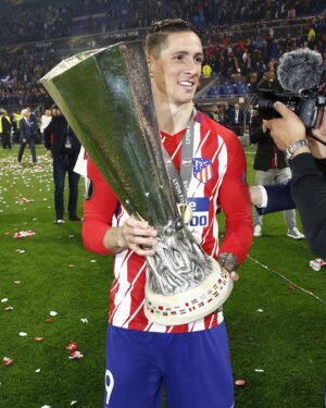 Fernando Torres Instagram - Feliz cumpleaños ‘Niño’ ❤️🤍

Por muchos más años llevando al Atleti por bandera 🥳 ¡Te queremos, Fernando!
