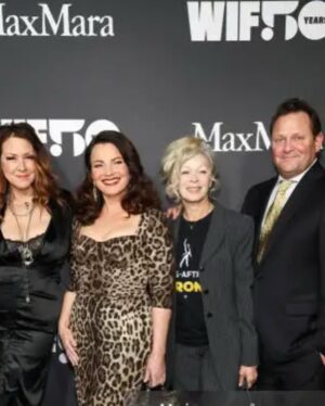 Fran Drescher Instagram - Last night w honoree @americaferrera and @sagaftra neg com leaders @msjoelyfisher @francesfisher @thekevine  gr8 2b out celebrating @womeninfilmla