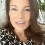 Fran Drescher Instagram - Ready to jumpstart your healing journey? Watch the #FranDreschersMasterClass Edu-Series now! Step out of your own way and start feeling better — the link’s in our bio 💖 #StepIntoTheLight #FranDrescher #CancerSchmancer #ChronicIllness