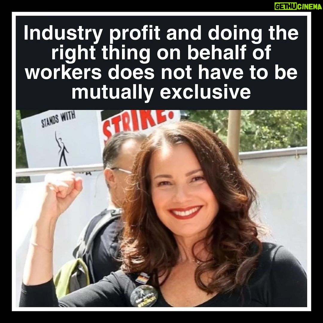 Fran Drescher Instagram - @CNN in the 8am ET hr. @sagaftra against amptp is YOUR FIGHT TOO. This is a righteous fight of BIG Biz Greed against Workers! #yield2Rdeal #Power2Performers