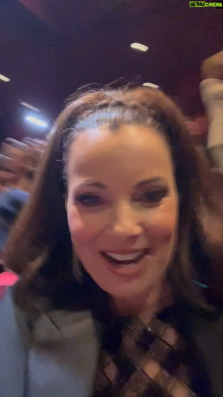 Fran Drescher Instagram - Just got to our seats. Weeeee!