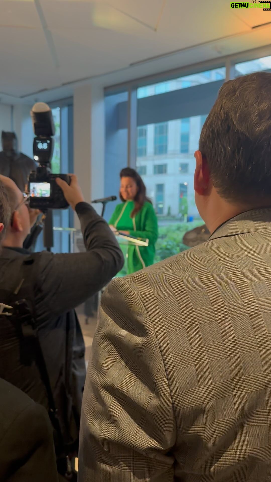 Fran Drescher Instagram - Mission#1 reduce single-use plastics & normalize reusables. The criteria for #GreenCouncil is: Demonstrative on Screen•Practiced on Sets•Doable at Home