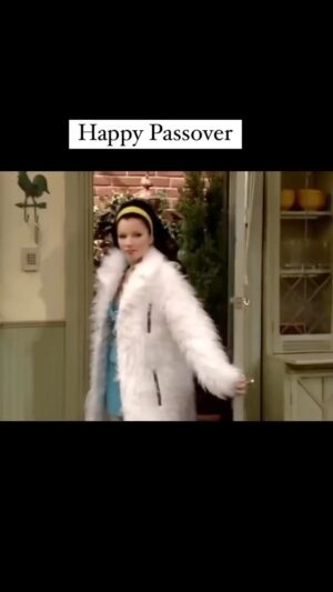 Fran Drescher Instagram - Be with loved ones in gratitude! That’s the main thing! ❤️🙏🏾✌🏼💋🥂