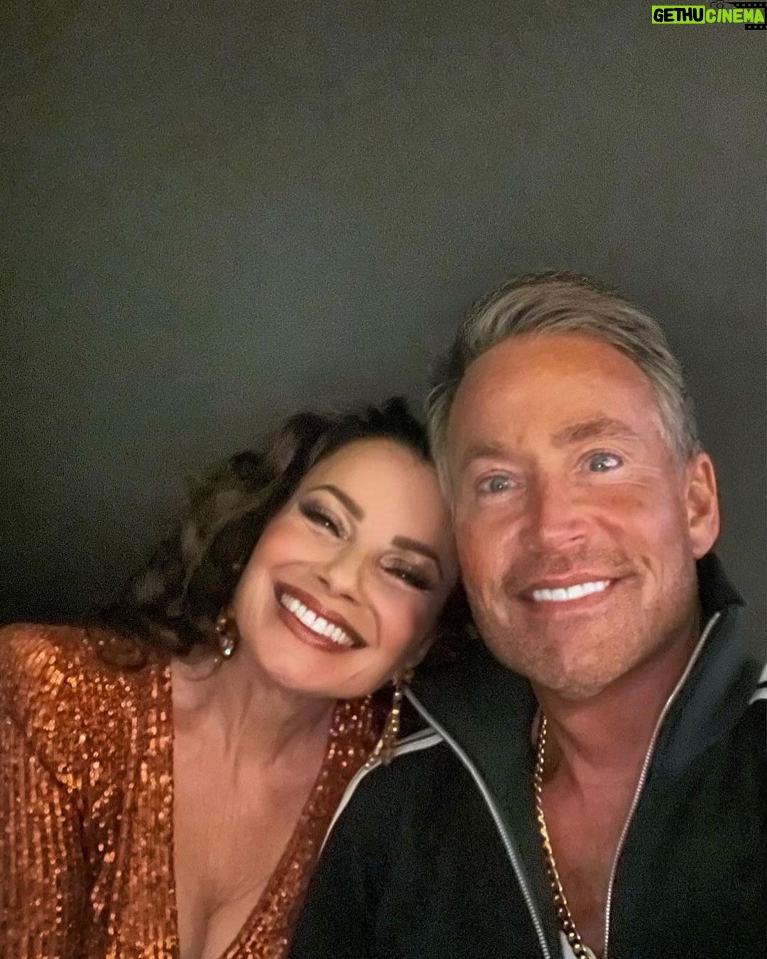 Fran Drescher Instagram - Such a great 70’s disco theme party! The music was amazing, the food deeelish! Happy birthday @emilioestefanjr