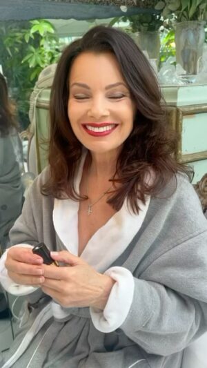 Fran Drescher Instagram - It’s @lauragellerbeauty newest product! Italian marbleized blush stick. Soooo creamy! Perf for winter especially!