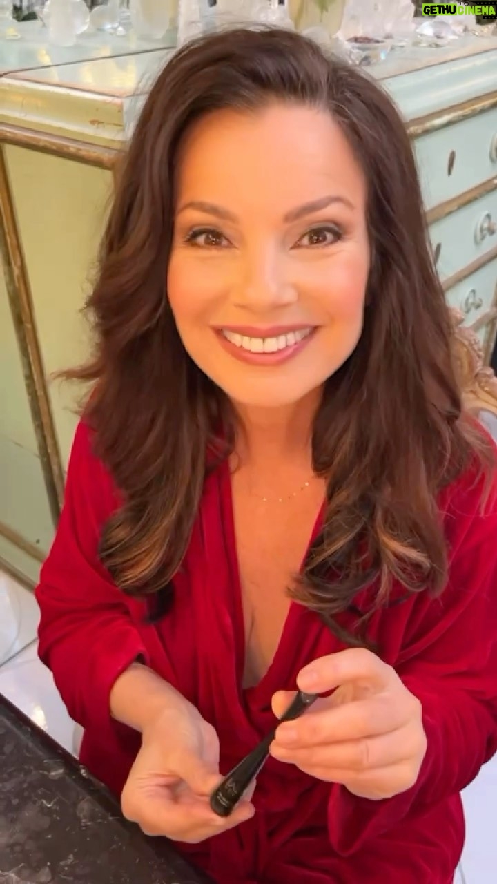 Fran Drescher Instagram - This is a gr8 new product by laura geller! Bravo Brows Boosting Liner. ❤️