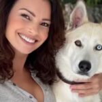 Fran Drescher Instagram - @sagaftra beautiful members! I an urging u to vote yes for the tv/ theatrical 2023 contract. You have until dec 5th at 5pm PT. This contract redefines us as the most powerful entertainment Union in the world. It will long be remembered as the billion dollar deal. We broke pattern w/dga & wga. Background won the biggest deal ever. AI went from zero protections to barricades that puts you in the driver’s seat. A New svod stream of revenue. More money, more contributions, more protections. Our union lawyers are the most sought after. Our AI lobbyists are on the pulse in DC. Your negotiating staff are always the smartest ones in the room and the negotiating committee fought for you like never before. We all have your backs!This seminal groundbreaking contract deserves your support! I have zero hidden agenda folks. You have my word we have made history upon which to build a new future for us ALL. Please VOTE YES at SAGAFTRA.ORG/CONTRACTS2023 today and enter a new dawn. 🌈❤️🙏👍✌🏽💪👌