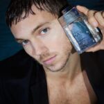 Franco Masini Instagram - #BulgariManRainEssence es una fragancia multifacética como mi día a día. Me acompaña en cada paso que doy y me inspira a ir por más. @bulgari @perfumeriasjuleriaque #bulgariman #bulgariparfums #bulgarimanrainessence #bulgari
