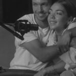 Franco Masini Instagram - “El barrio se ilumina y la noche se hace día brillan como un arbol de navidad”. Hace tiempo que con Mili teníamos ganas de volver a compartir música, esa que sana, esa que transforma y que nos hace reflexionar. Video completo en youtube. Feliz 2024 para todos ❤️.