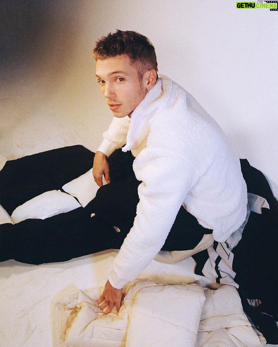 Franco Masini Instagram - Hello 2023 @badhombremag 🤍