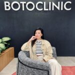 Gabrielle Prado Instagram – Sabe aqueles dias que você acorda desanimada? Hoje eu acordei assim, ao invés de ficar na cama, eu preferi ter um dia de princesa na @botoclinic 💙 
Aprendi com o tempo que cuidar de si mesma deixa tudo mais florido. 

Hoje fiz 3 procedimentos: 
•Toxina Botulínica 
• Peeling Químico 
• Microagulhamento 

Pra quem não sabe a @botoclinic tem mais de 150 clínicas espalhadas pelo Brasil e tem B.Club que pagando um valor por mês, você pode fazer toxina botulínica quando e onde quiser. Também fiquem de olho que esse mês tá rolando Outubro Off com descontos de até 50% em vários procedimentos. 

Mamãe ama, mamãe compartilha! aproveitem! link no story! 

– públi Botoclinic Jardins