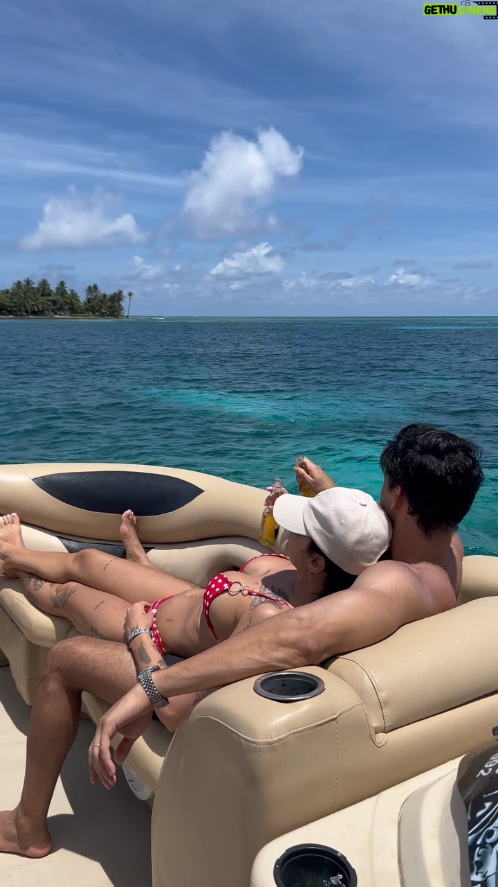 Gabrielle Prado Instagram - o que eu t么 vivendo aqui 茅 surreal. 馃挋 San Andres Island