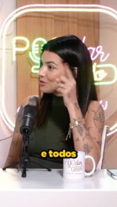 Gabrielle Prado Instagram - sobre aceitar seus sentimentos e saber respeitar as escolhas do próximo. você é o propósito mais lindo e doloroso da sua vida, mas vale a pena cada segundo desse processo! confia! ontem o @poddarprado foi muito especial com a @bsurfistinhaoficial #poddarprado link no story! São Paulo, Brazil