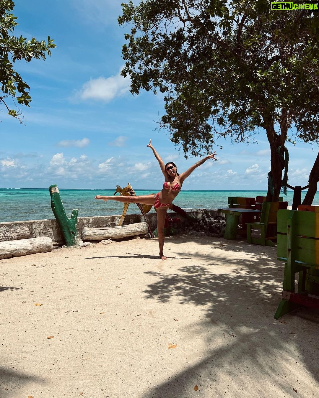 Gabrielle Prado Instagram - esse lugar tem meu coração. 💚 San Andres Island, Caribbean