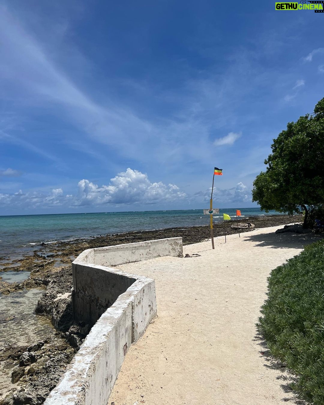Gabrielle Prado Instagram - esse lugar tem meu coração. 💚 San Andres Island, Caribbean